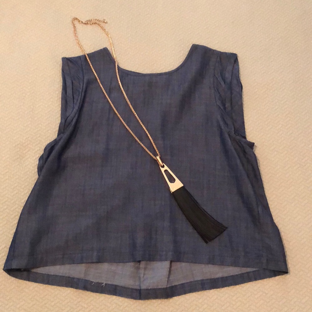 Signature Eight Chambray Top with Tassel Necklace